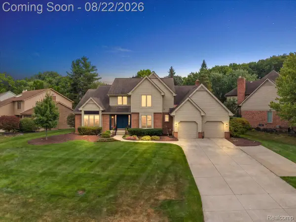 30111 White Hall Drive, FarmingtonHills, MI 48331
