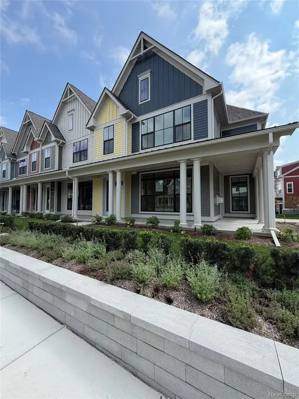 407 S Center Street #29, Northville, MI 48167