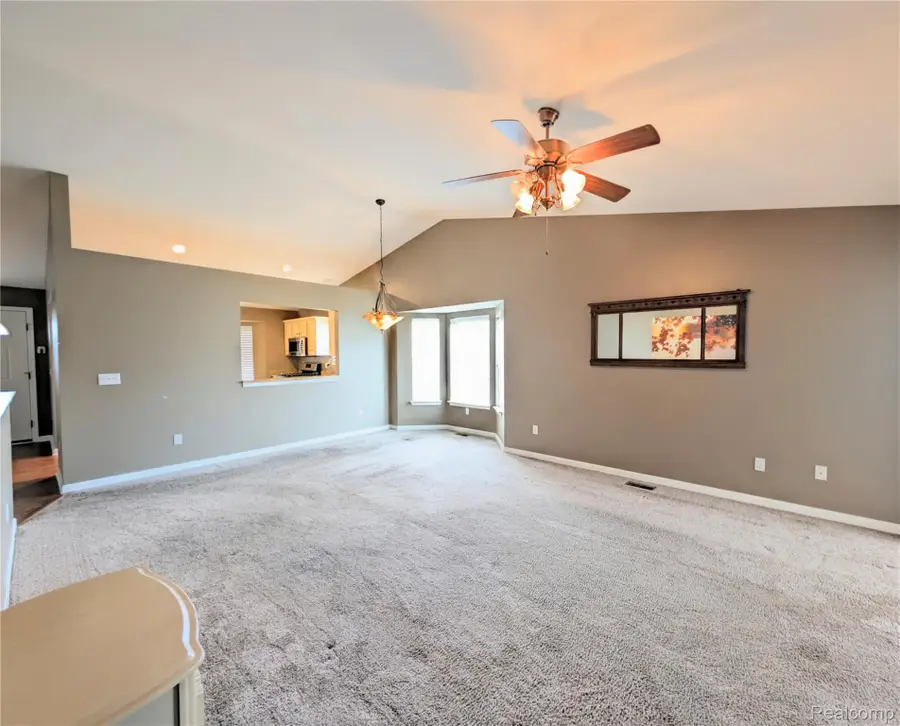 7260 Lindsey Drive, Swartz Creek, MI 48473 - #2