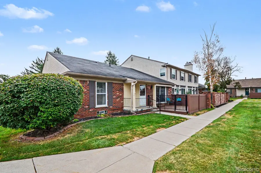 41150 Southwind Drive, Canton, MI 48188 - #2