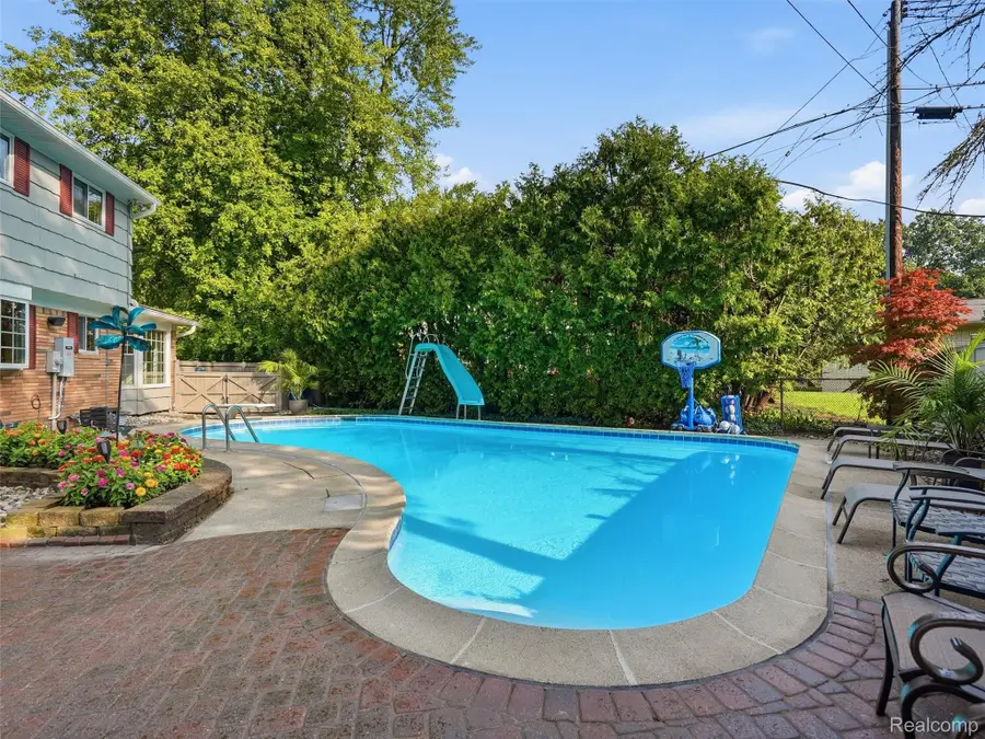 52338 Livingstone Court, Shelby, MI 48316 - #2