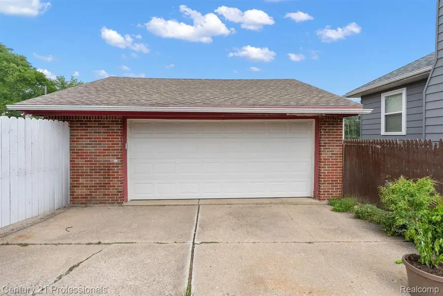 22525 Saint Gertrude Street, Saint Clair Shores, MI 48081 - #3