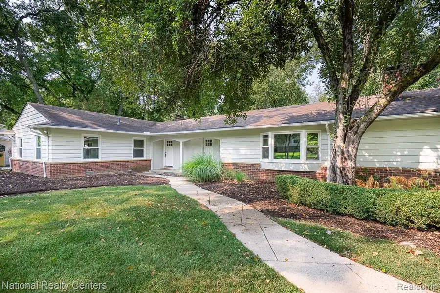 144 W Maryknoll Road, Rochester Hills, MI 48309 - #2