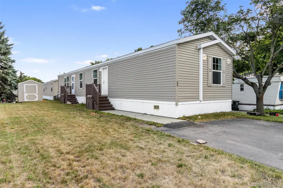 33 Hummingbird Drive, Orion, MI 48359 - #3
