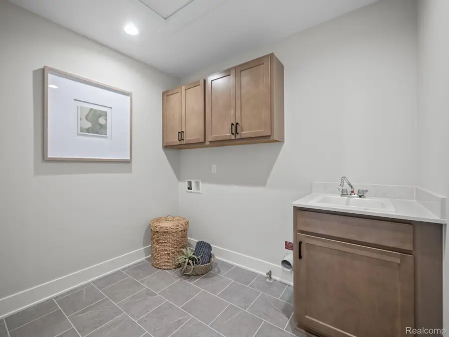 2920 Enclave Drive, Rochester Hills, MI 48363 - #2