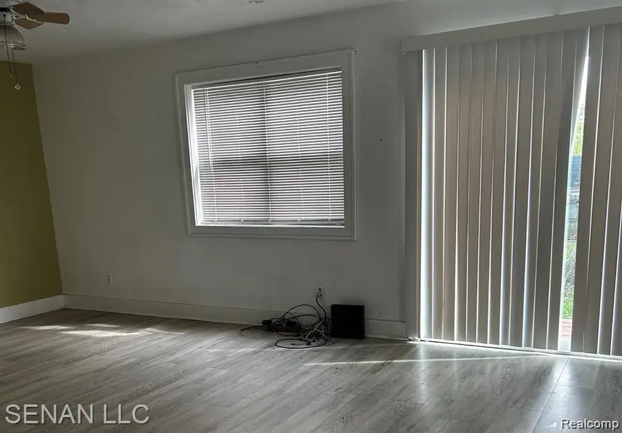 1520 E Oakland Avenue, Lansing, MI 48906 - #3