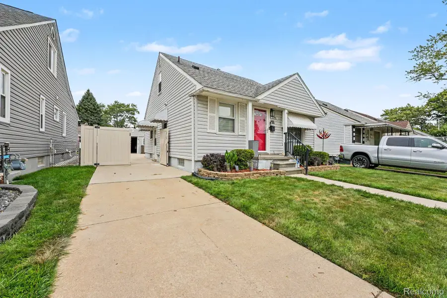 2090 Leblanc Street, Lincoln Park, MI 48146 - #3