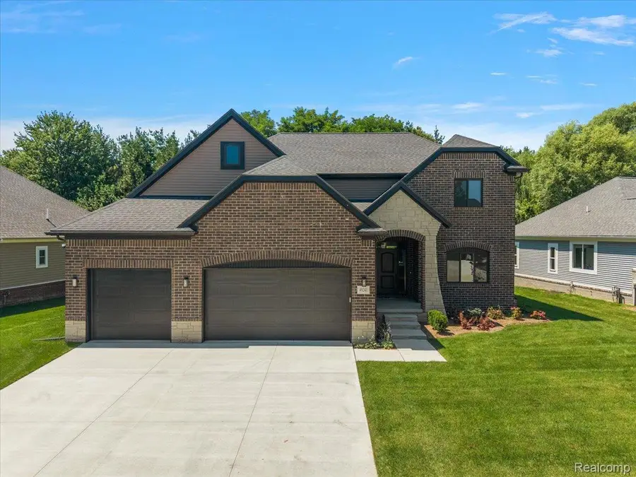 49241 London Bridge Drive, Macomb, MI 48042 - #2