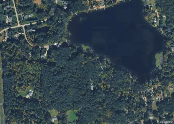 5260 Woodlane Road, Clawson, MI 48348