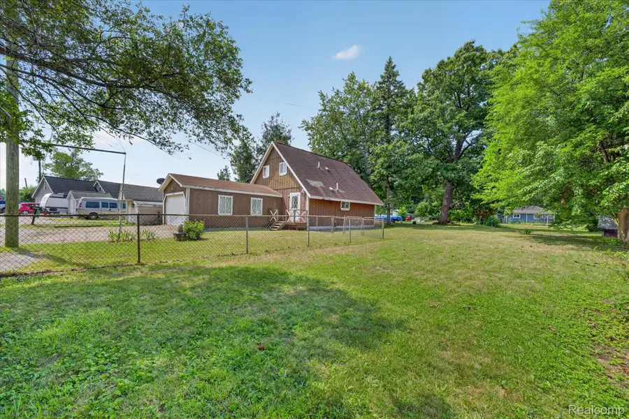 4235 Lake Grove Court, White Lake, MI 48383 - #2
