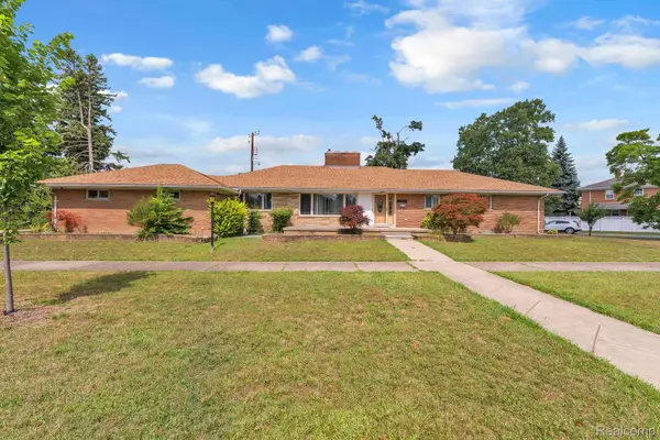 7771 Esper Boulevard, Dearborn, MI 48126