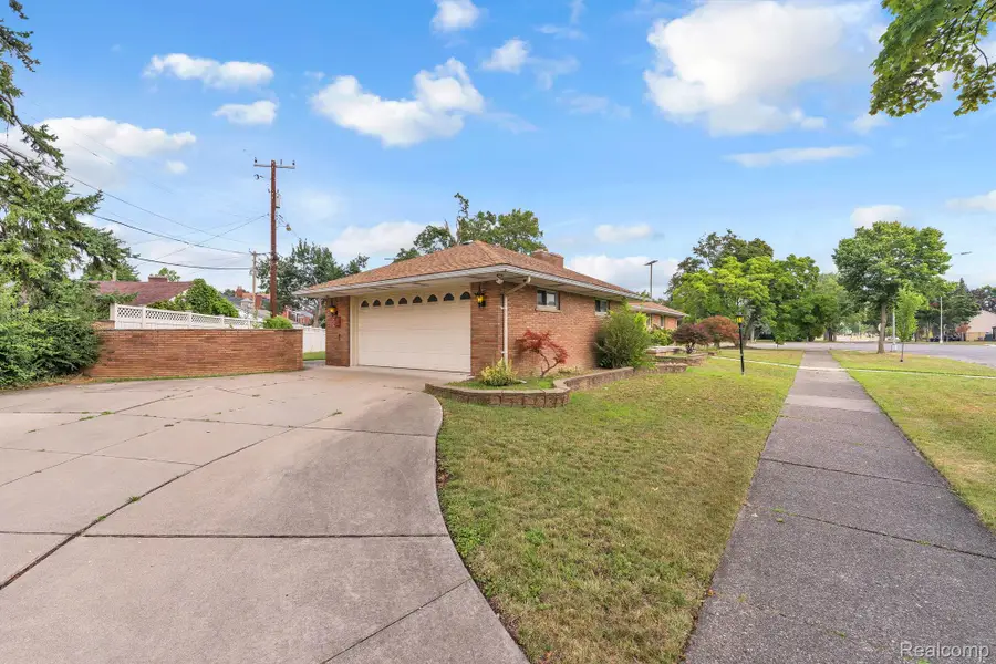 7771 Esper Boulevard, Dearborn, MI 48126 - #3