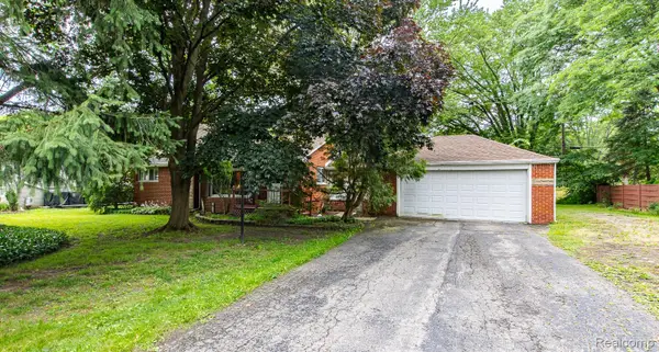 5511 Wright Drive, Troy, MI 48098