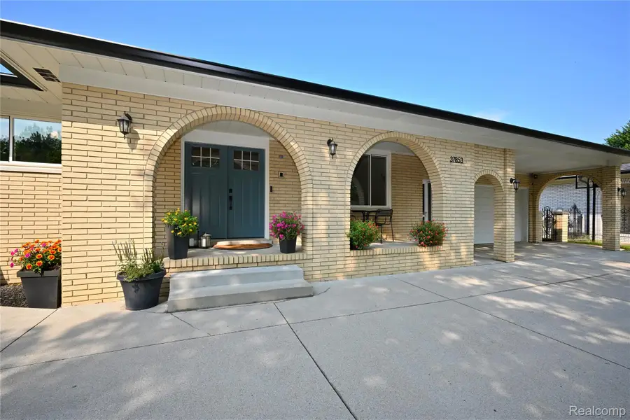 37853 Lola Drive, Sterling Heights, MI 48312 - #2
