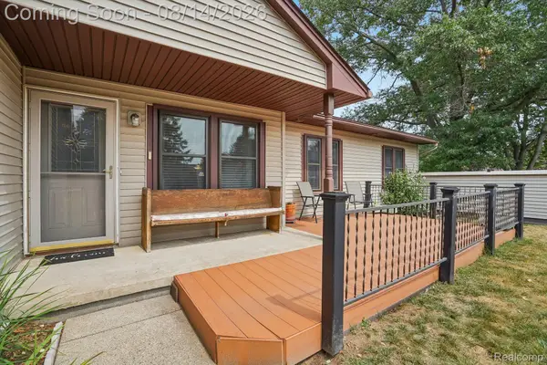 7812 Oakland Place, Waterford, MI 48327