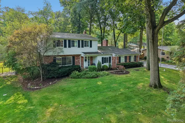 5578 Hummingbird Lane, Clarkston, MI 48346