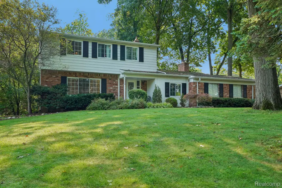 5578 Hummingbird Lane, Clarkston, MI 48346 - #2
