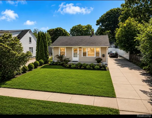 26536 Palmer Boulevard, MadisonHeights, MI 48071