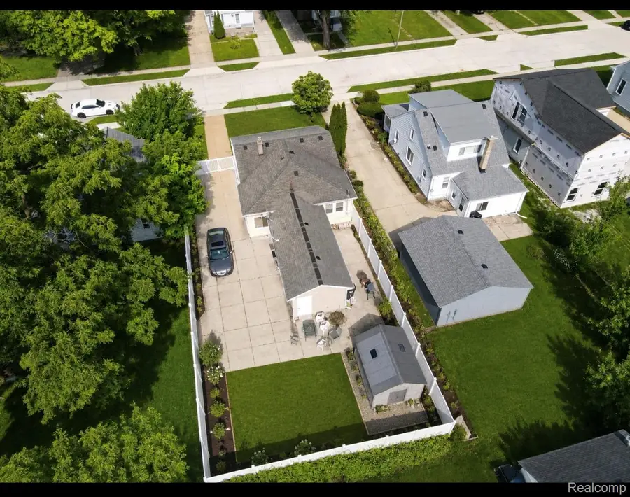 26536 Palmer Boulevard, Madison Heights, MI 48071 - #3