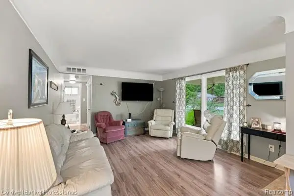 25261 Kildare Street, Southfield, MI 48033 - #3