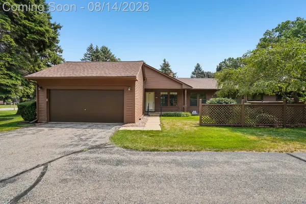 7775 Oakland Place, Waterford, MI 48327