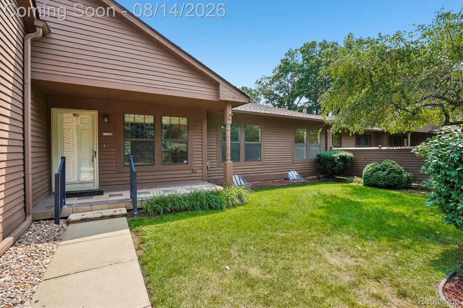 7775 Oakland Place, Waterford, MI 48327 - #2