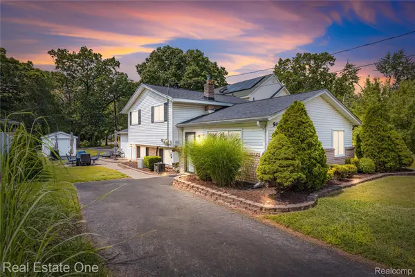9021 Gittins Street, CommerceTwp, MI 48382