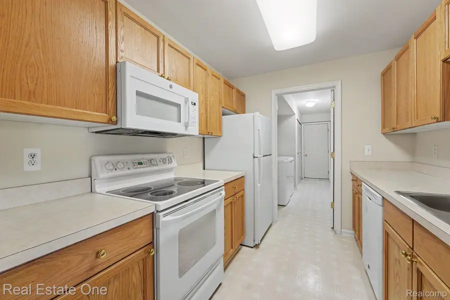 4576 Berkshire Drive, Sterling Heights, MI 48314 - #2