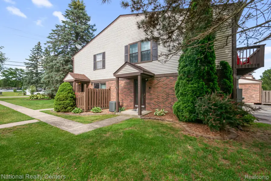 7777 Pontiac Lake Road, Waterford, MI 48327 - #3
