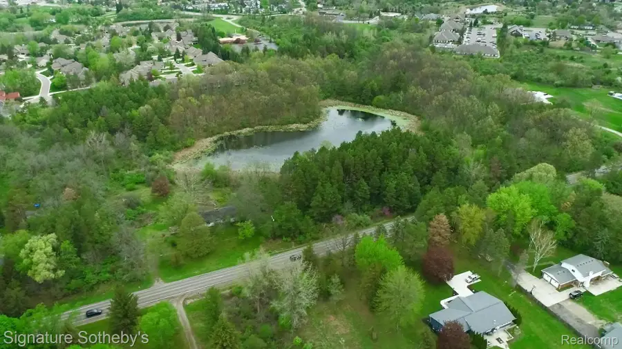 6 Mccandlish Road, Grand Blanc, MI 48439 - #3