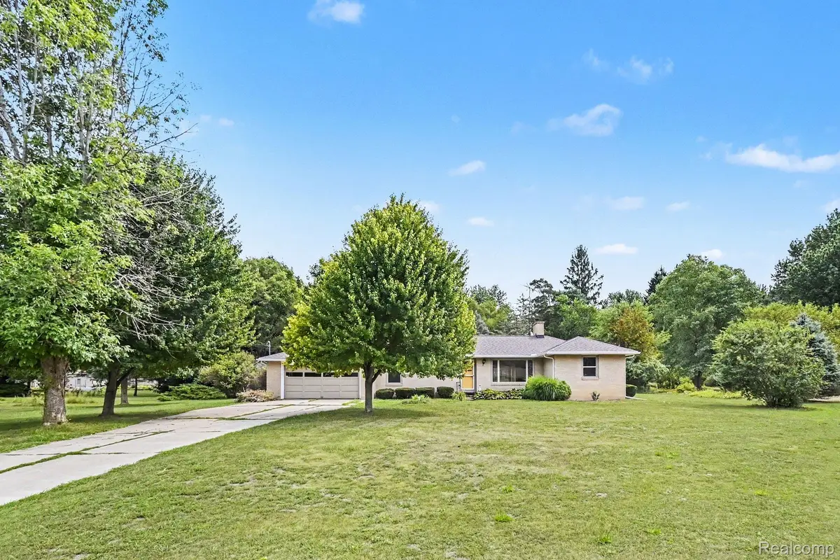 1157 Kra Nur Drive, Burton, MI 48509 - #1