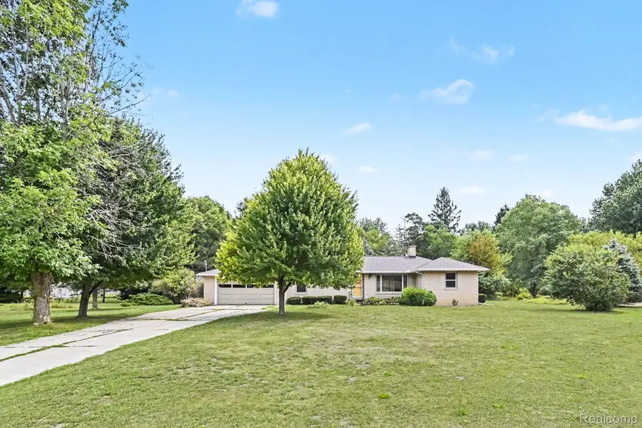 1157 Kra Nur Drive, Burton, MI 48509 - #2