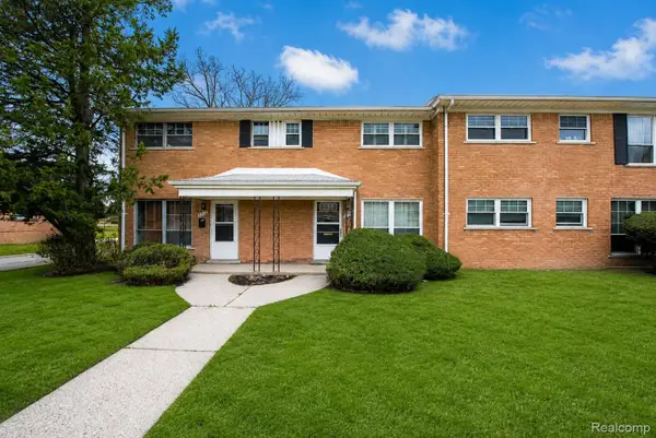 2708 W 13 Mile Road, RoyalOak, MI 48073