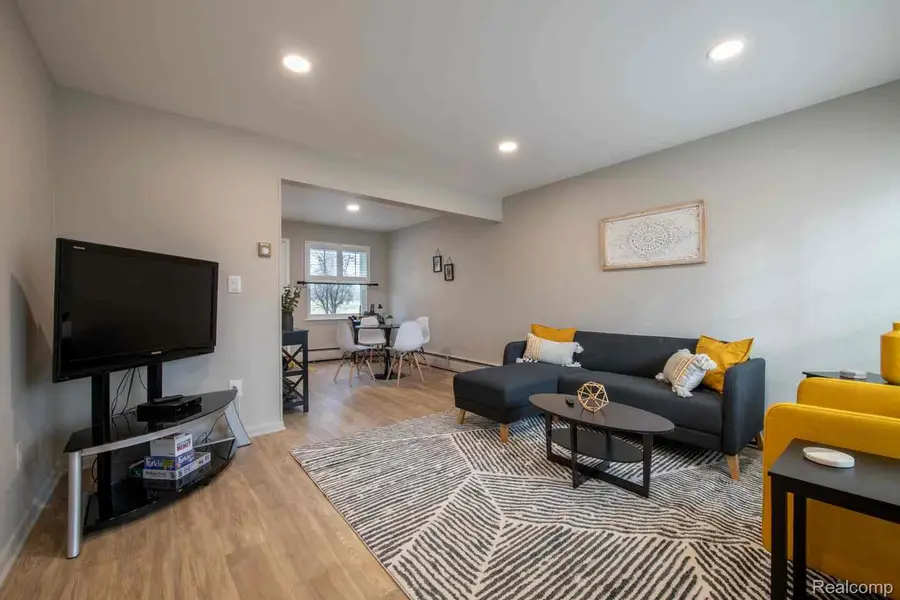 2708 W 13 Mile Road, Royal Oak, MI 48073 - #3