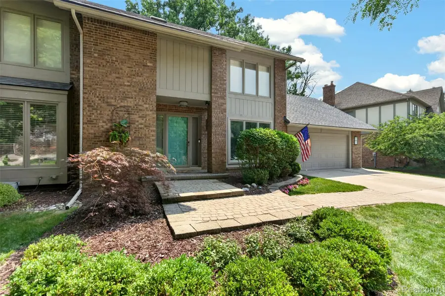 845 River Bend Drive, Rochester Hills, MI 48307 - #2