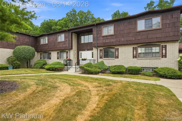 29990 Wildbrook Dr, #203, Southfield, MI 48034