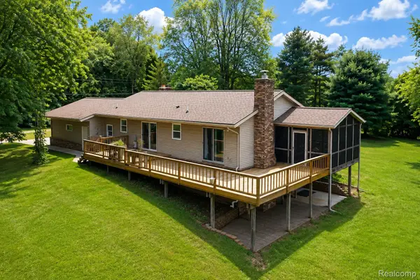 6776 Farley Road, Pinckney, MI 48169
