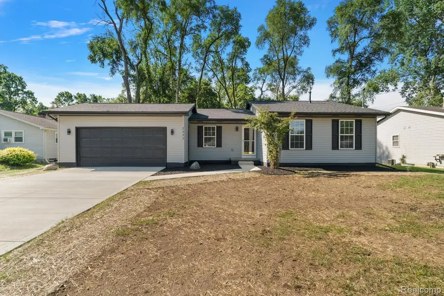 2022 Robinson Road, Lansing, MI 48910 - #2