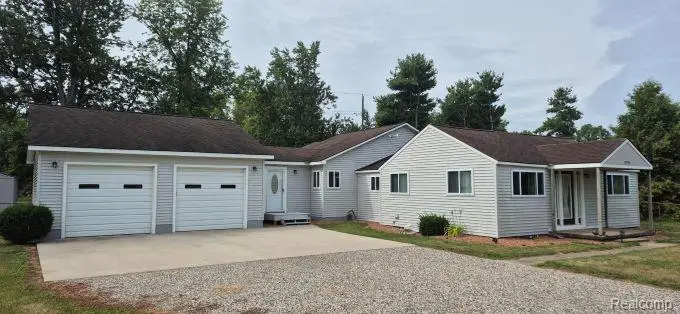 2751 Mann Road, Waterford, MI 48329 - #3