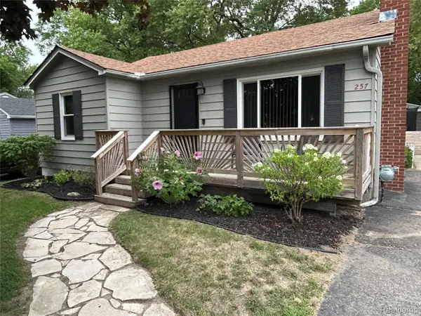 257 Perry, LakeOrion, MI 48362