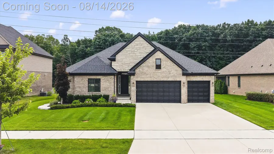 53908 Lawson Creek Drive, Utica, MI 48316 - #2
