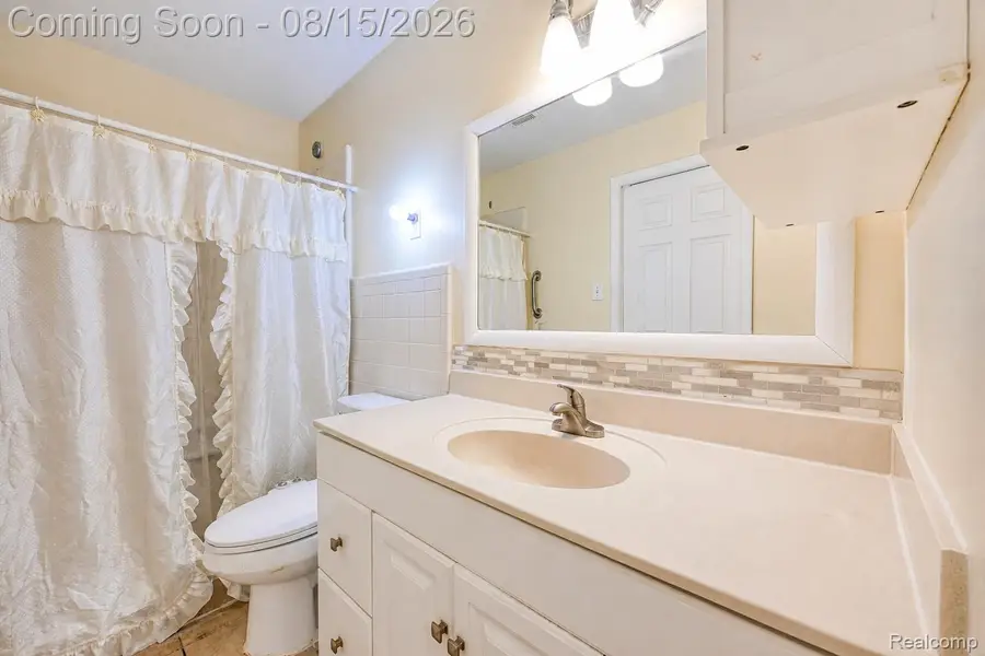 1579 Dulong Avenue, Madison Heights, MI 48071 - #3