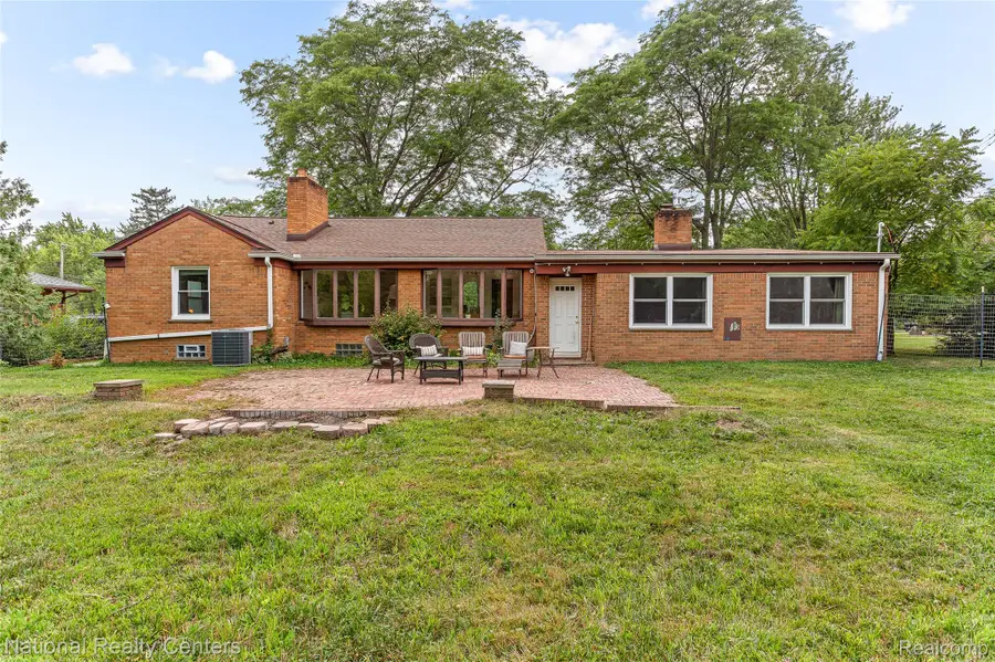 31890 Dohany Drive, Farmington, MI 48336 - #2