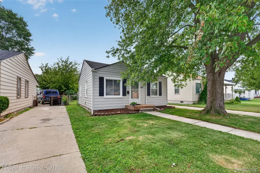 4467 16th Street, Wyandotte, MI 48192 - #2