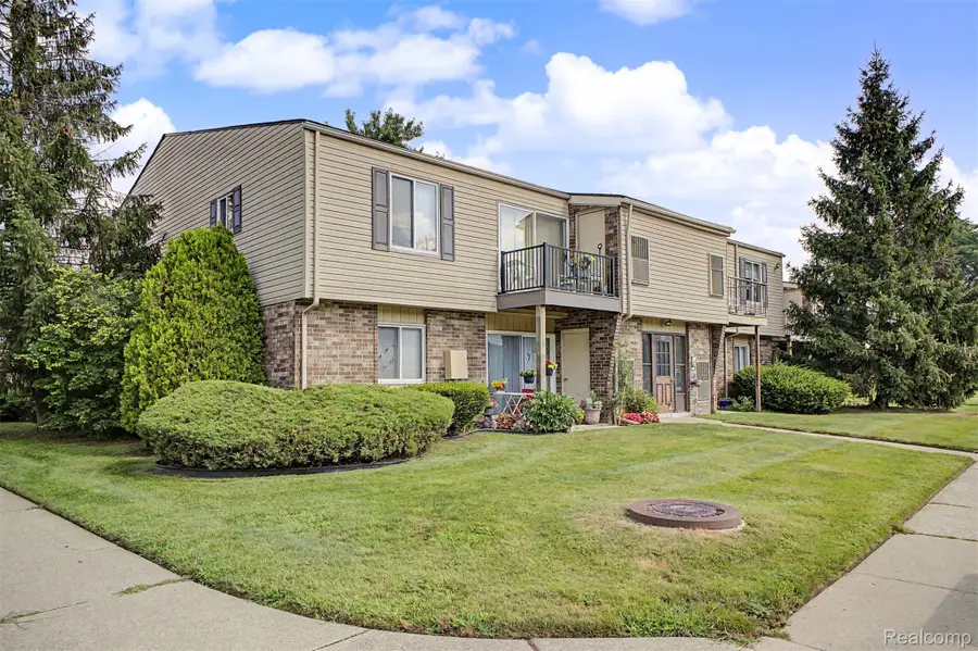 38220 Fairway Court, Clinton Township, MI 48038 - #3