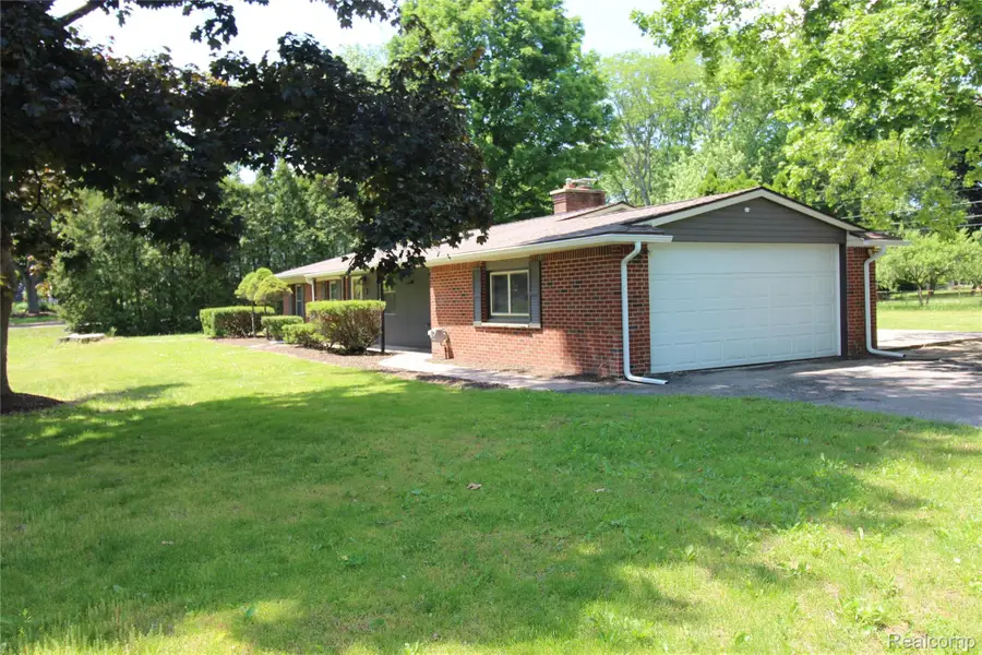 1239 Ashover Drive, Bloomfield, MI 48304 - #3