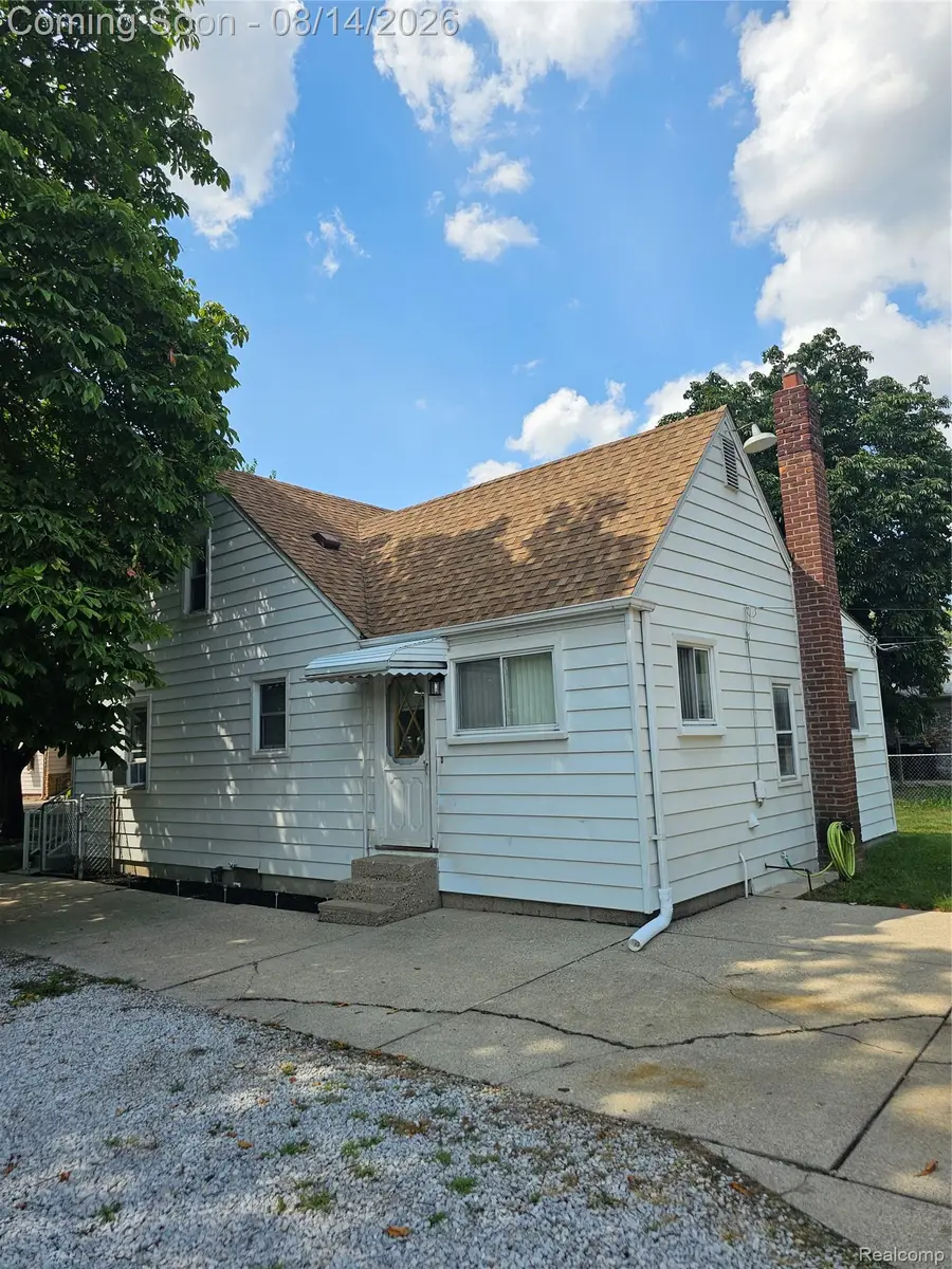 28510 Hillview Street, Roseville, MI 48066 - #2