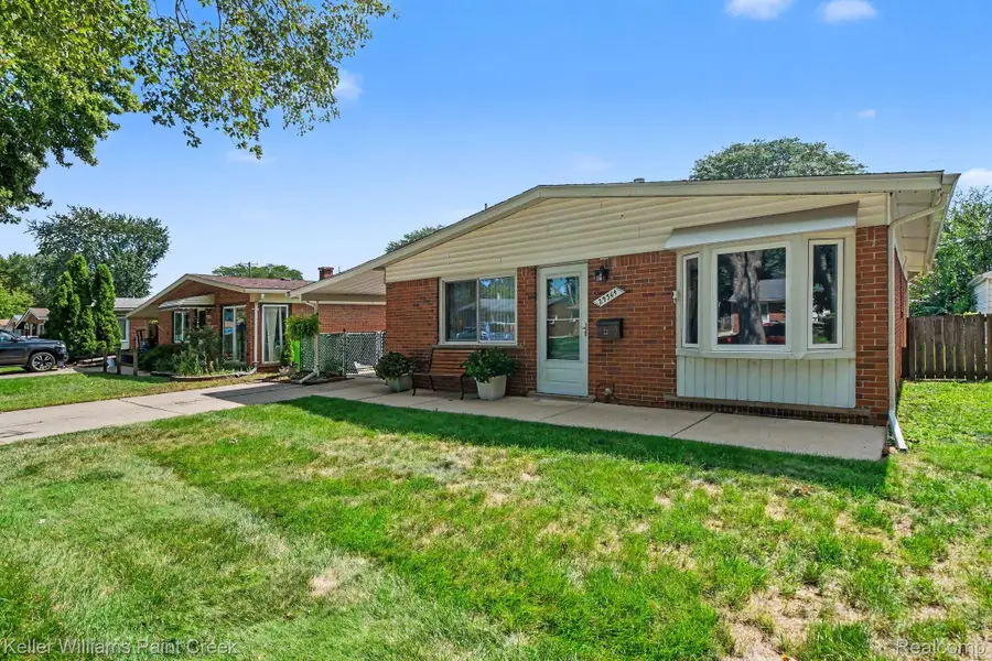 29364 Shirley Avenue, Madison Heights, MI 48071 - #3
