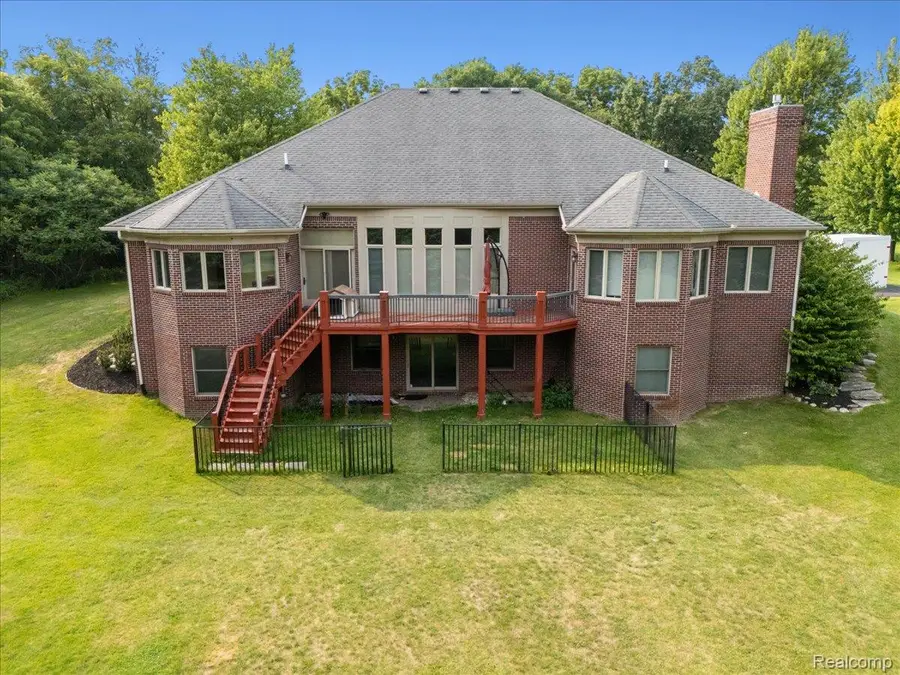 3279 Beach Lake Drive E, Milford, MI 48380 - #3