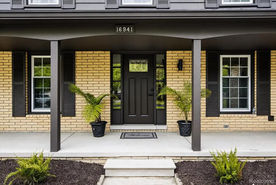 16941 Shrewsbury Street, Livonia, MI 48154 - #2